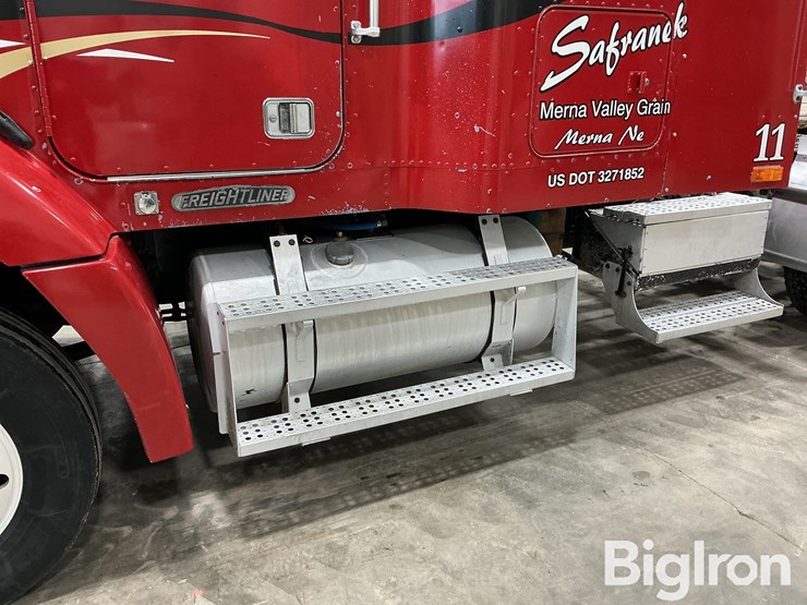 1994-freightliner-fld112-image-10