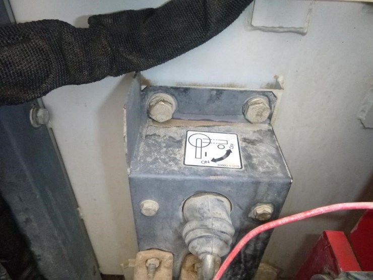 2012-takeuchi-tb180fr-image-30