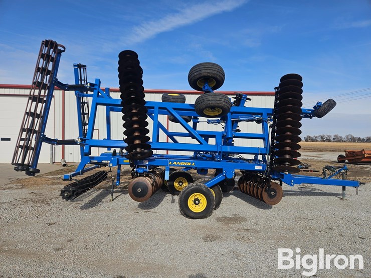 2011-landoll-7431-26-image-8