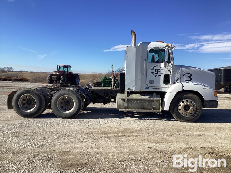 2002-freightliner-fld112-image-4