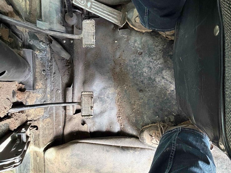 1979-versatile-835-image-50