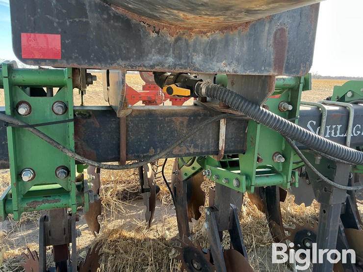 schlagel-8r30-strip-till-image-17