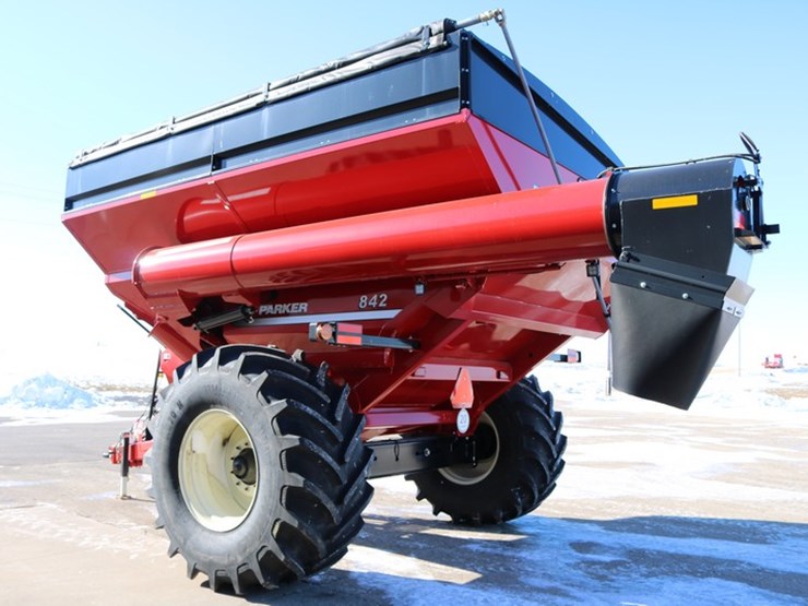 2025-parker-842-image-4