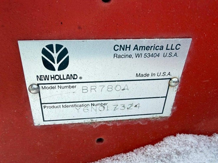 2007-new-holland-br780a-image-10