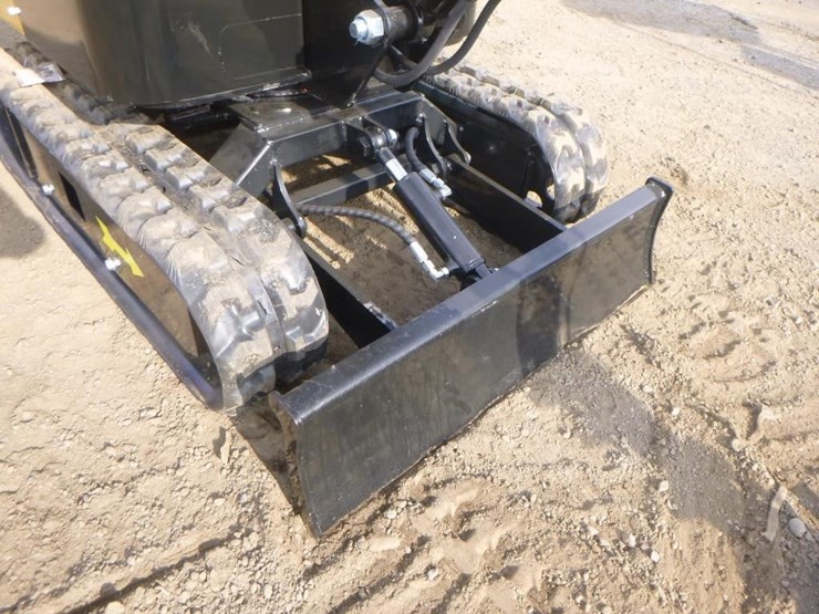 agt-h12r-hydraulic-excavator-image-16