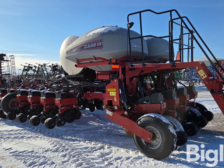 2014-case-ih-1255-image-7