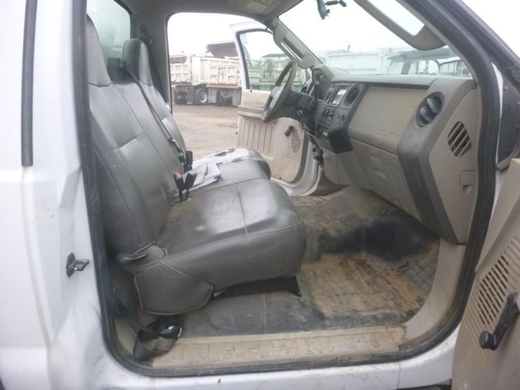 2009-ford-f550-image-15