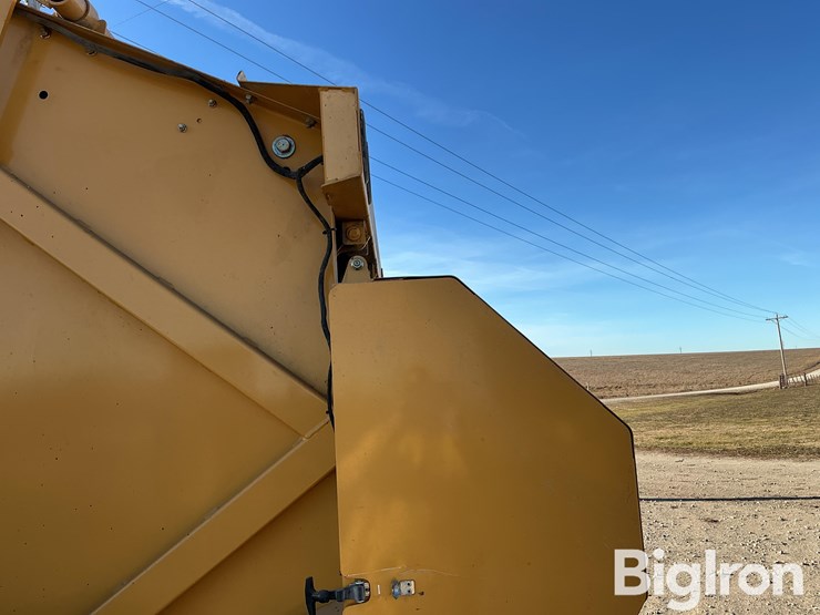 2011-vermeer-605-image-13