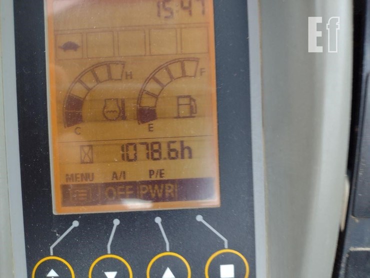 2014-hitachi-zx35u-image-6