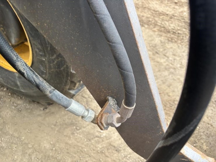 2012-volvo-l30b-image-14