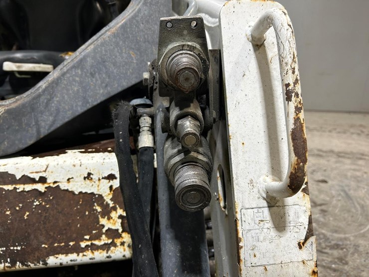 2016-bobcat-t450-image-11