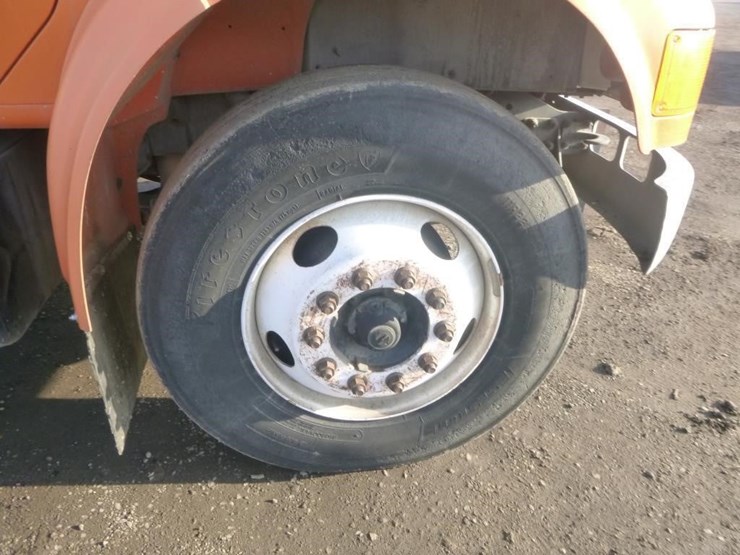 2001-international-4900-image-32