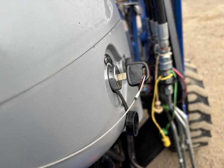 2017-new-holland-workmaster-40-image-35