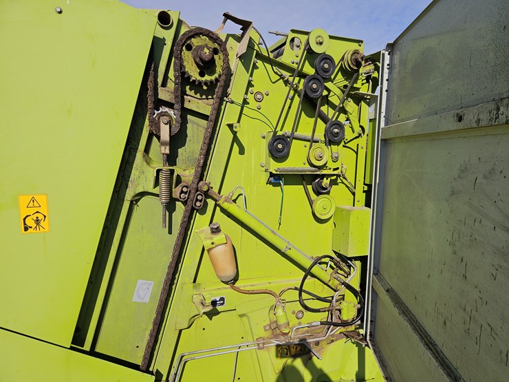 claas-rollant-66-image-5