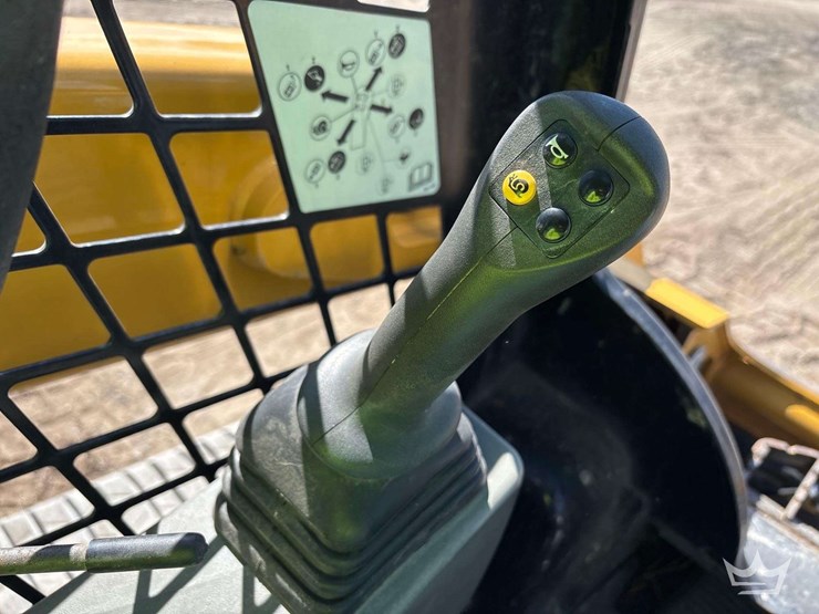 2023-caterpillar-259d3-image-23