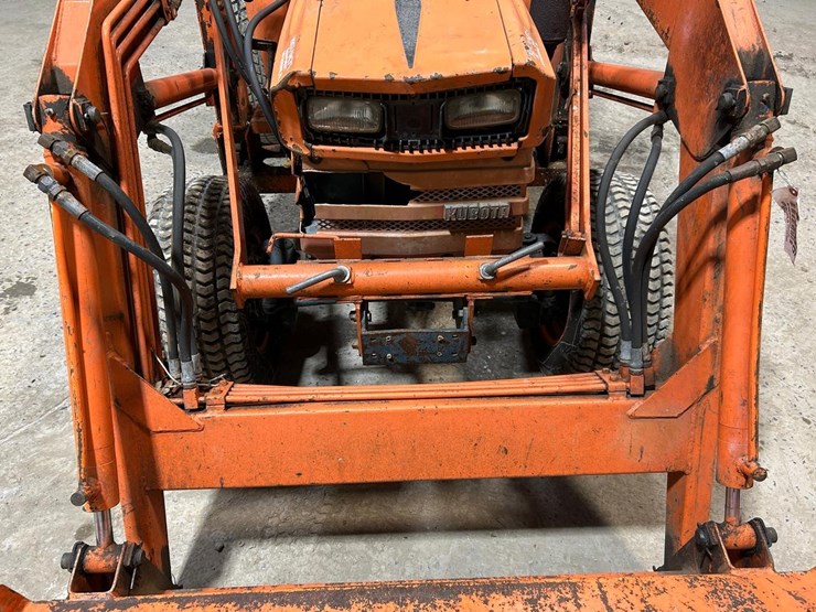 kubota-b8200-image-10