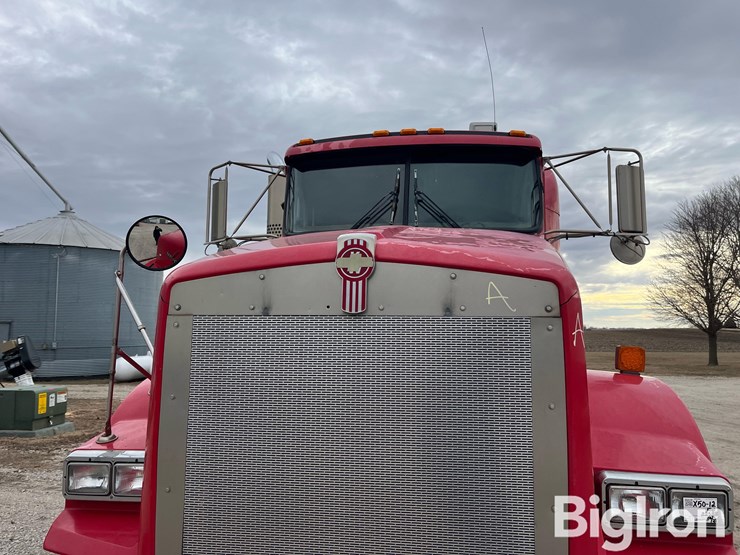 2012-kenworth-t800-image-10