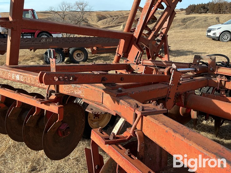 massey-ferguson-18-image-16