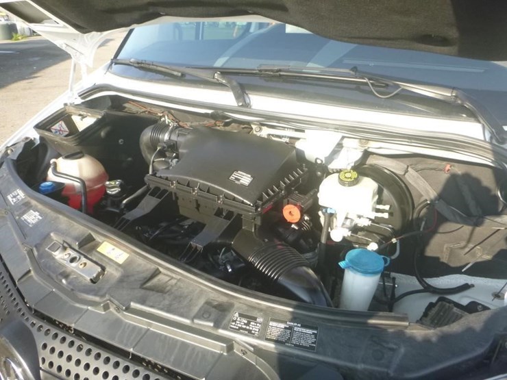 2017-utility-van-image-16