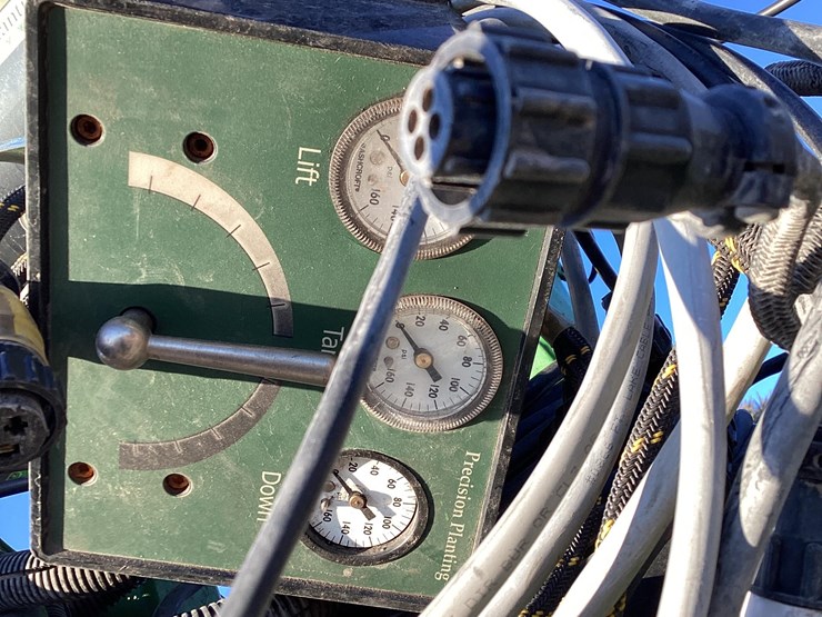 2006-john-deere-1770nt-image-11