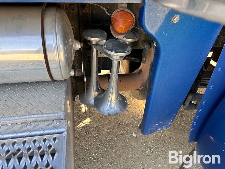 2002-peterbilt-379-image-18