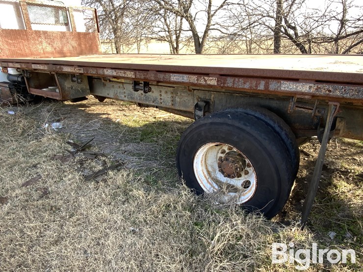 1998-peterbilt-330-image-17