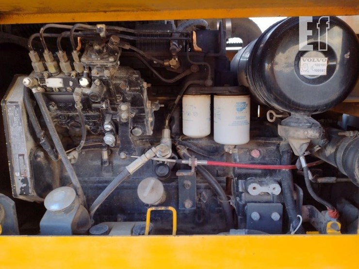 2004-volvo-g86-image-37