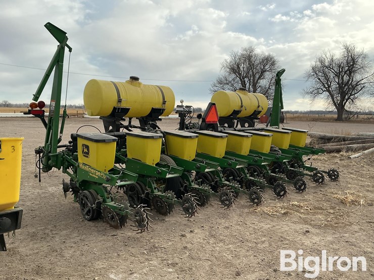 2005-john-deere-1700-image-7