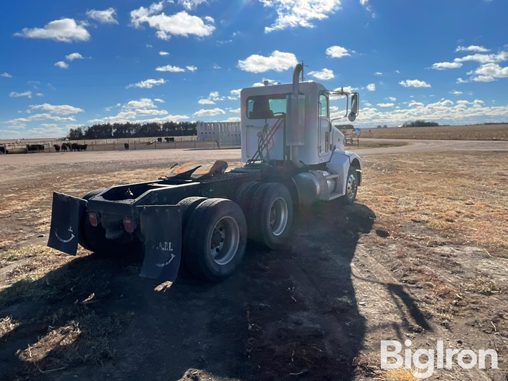 2005-peterbilt-385-image-5