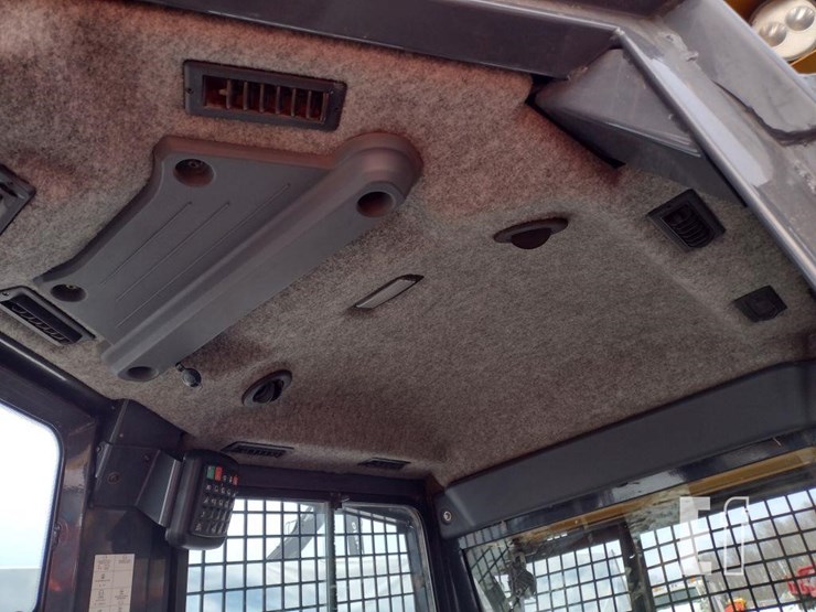 2022-deere-650k-lgp-image-16