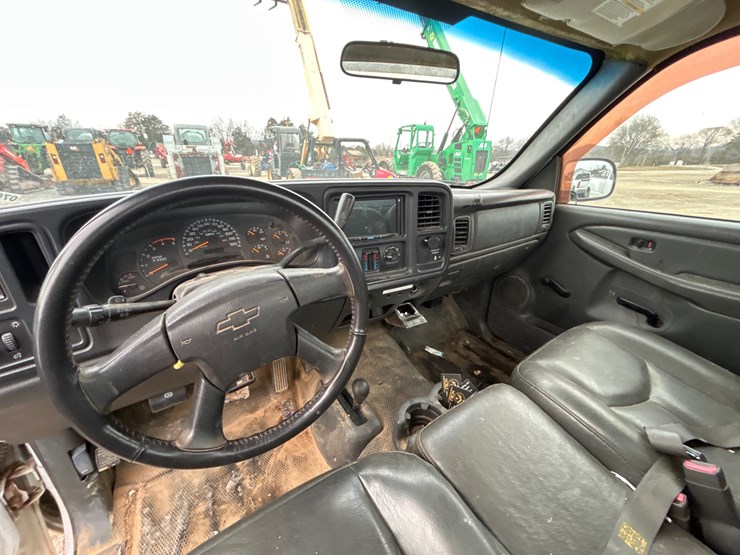 2004-chevrolet-2500-image-7