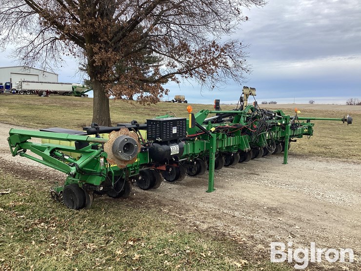 2008-john-deere-1720-image-3