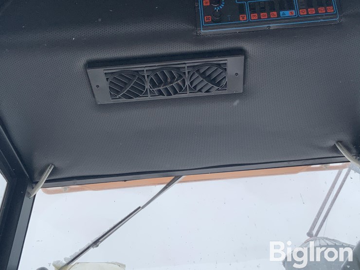 valmet-tractor-cab-&-hood-image-12