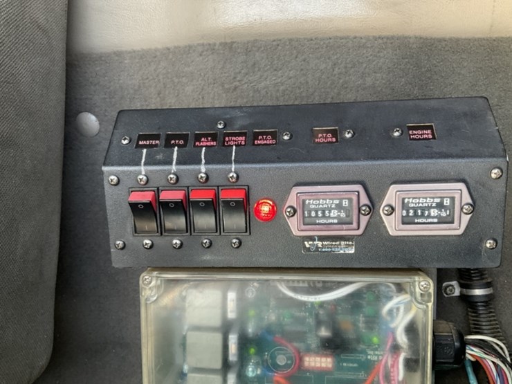 2002-sterling-lt9500-image-31