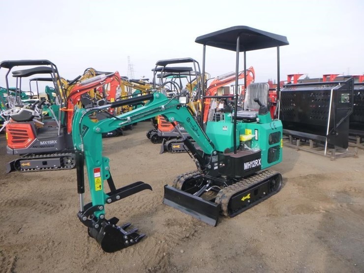 agt-mx12rx-hydraulic-excavator-image-1