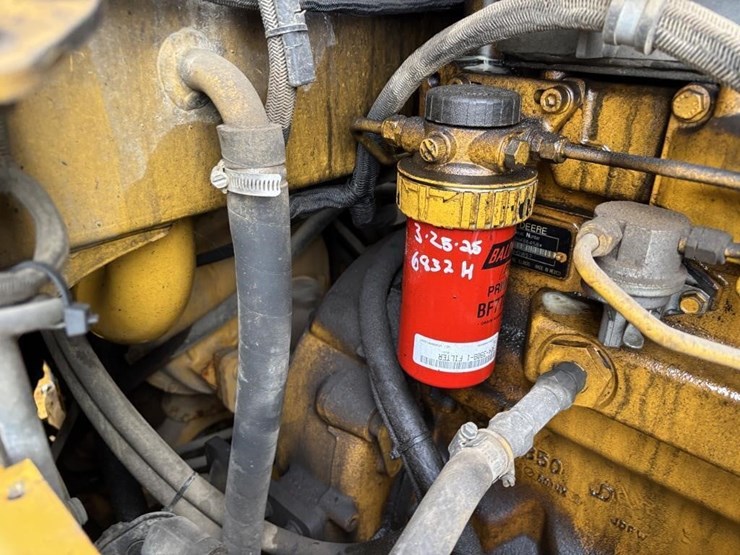 2005-deere-624j-image-49