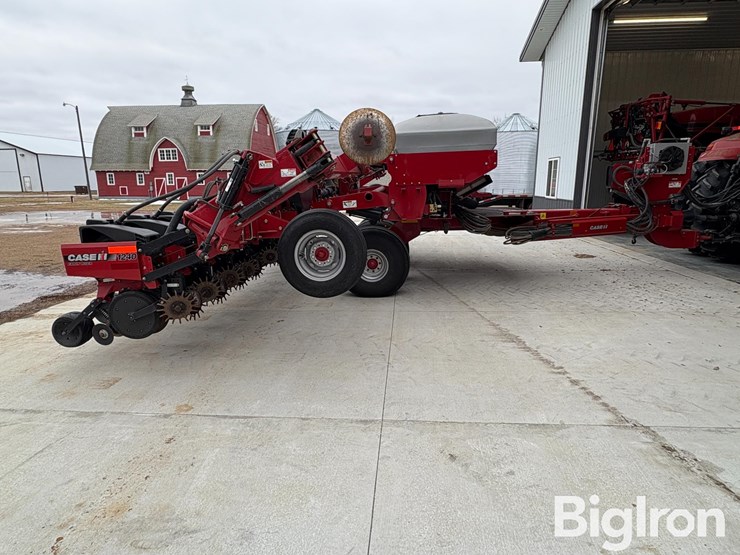 2012-case-ih-1240-image-3