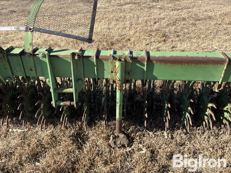 john-deere-e0400-3-pt-rotary-hoe-image-13