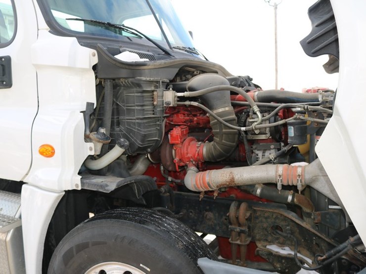 #4108-•-2018-freightliner-cascadia-semi-tractor-image-7