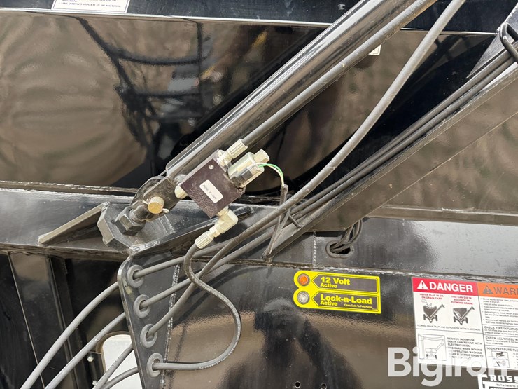 2020-j&m-875-image-13