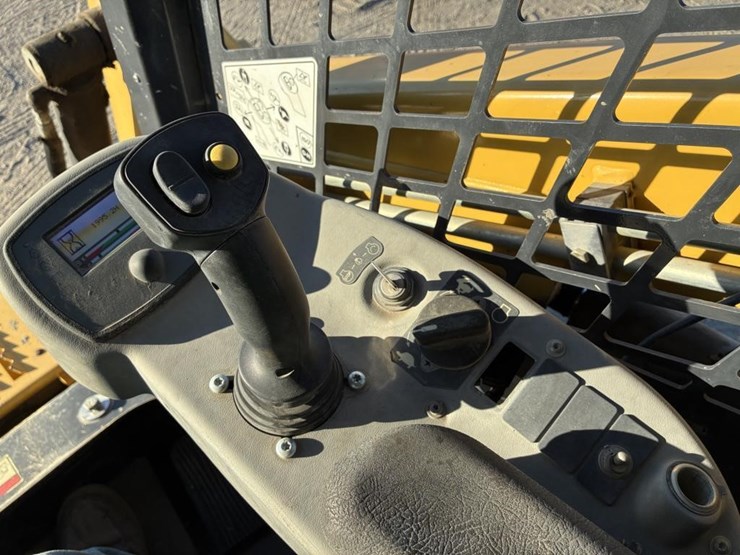 2018-yanmar-t210-image-17