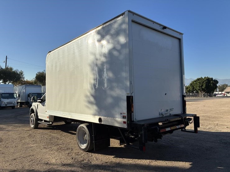 2022-ford-f450-xl-image-4