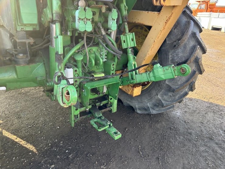 2005-john-deere-7220-image-13