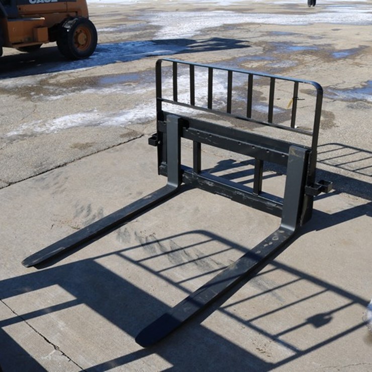 #4166 • Walco 48" Pallet Forks