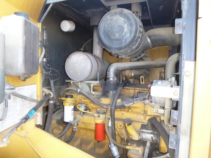 2005-deere-624j-image-30