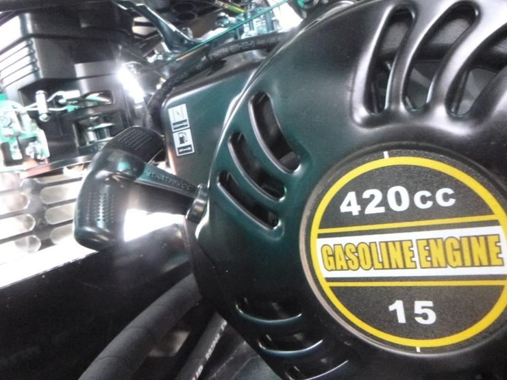 2025-agt-h15r-hydraulic-excavator-image-18