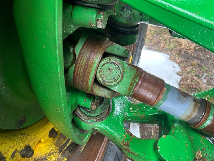 john-deere-8330-image-24