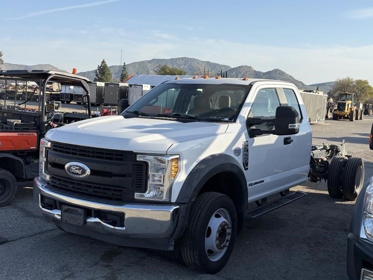 2019-ford-f450-image-1