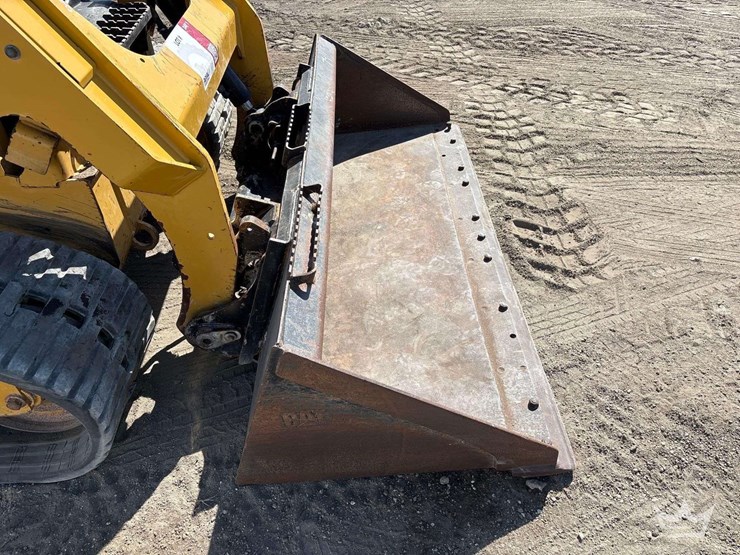 2023-caterpillar-259d3-image-15