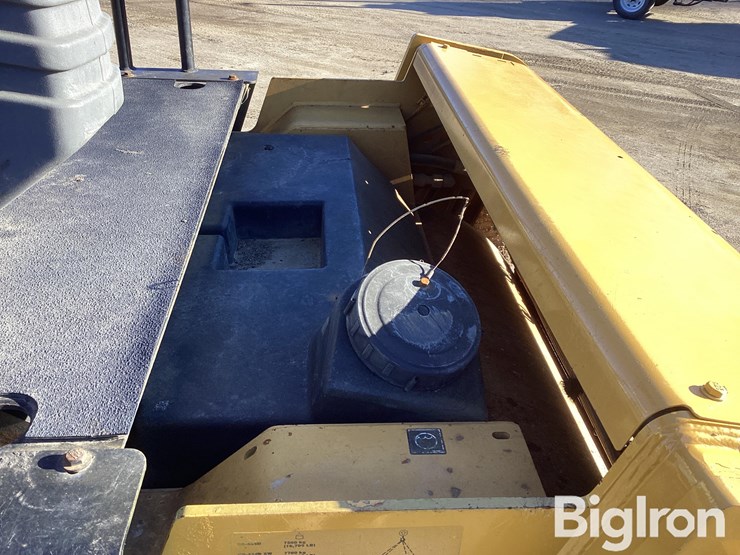 2011-caterpillar-cb-434d-image-13